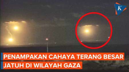 Penampakan Sejumlah Cahaya Terang Besar Jatuh di Wilayah Gaza
