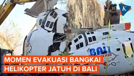 Detik-detik Bangkai Helikopter yang Jatuh di Bali Diangkat Pakai Excavator