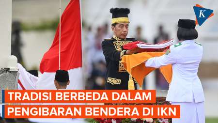 Tradisi Berbeda dalam Pengibaran Bendera di IKN, Jokowi Hampiri Pembawa Baki