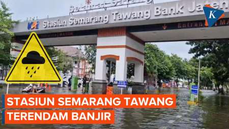 Banjir Semarang: Stasiun Tawang Terendam Air Selutut Orang Dewasa