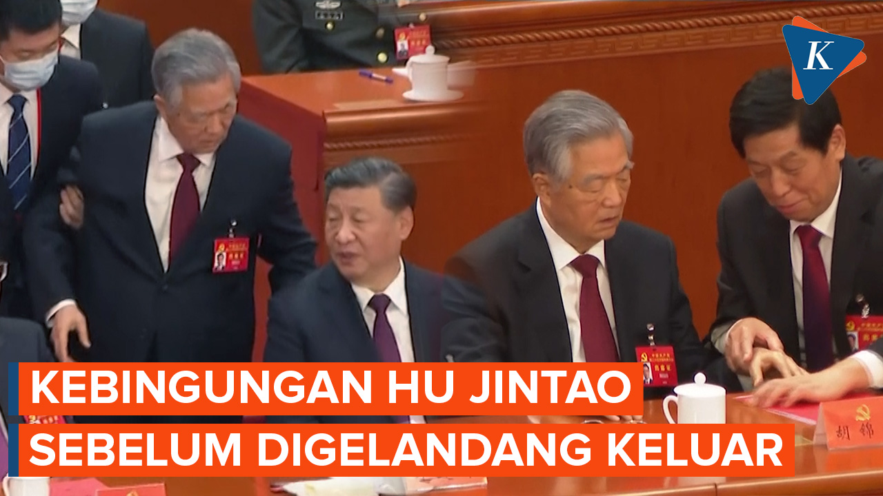 Hu Jintao Saat Dikawal Turun Dari Panggung Kongres Nasional Telah Menimbulkan Spekulasi