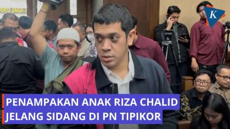 Penampilan Kerry, Anak Riza Chalid, Pakai Rompi Pink Jelang Sidang Korupsi Pertamina