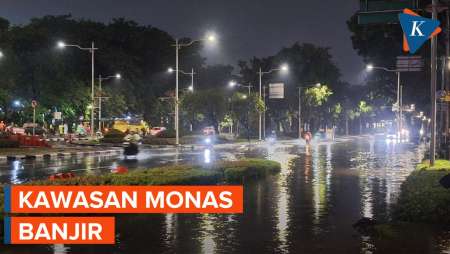 Kawasan Monas Terendam Banjir akibat Hujan