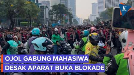 Massa Ojol Gabung Mahasiswa Tuntut Polisi dan Tentara Buka Blokade