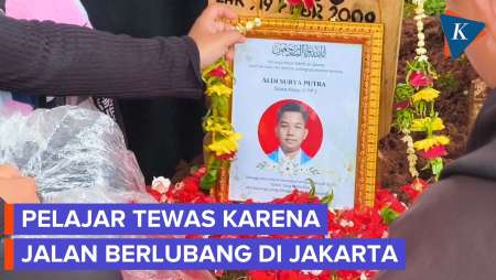 Tangis Histeris Orangtua di Pemakaman Siswa Korban Jalan Berlubang di Matraman Jaktim