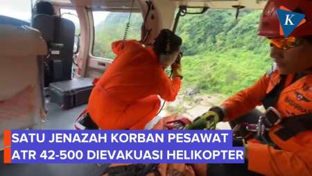 Detik-detik Evakuasi Jenazah Korban Pesawat ATR 42-500 Pakai Helikopter
