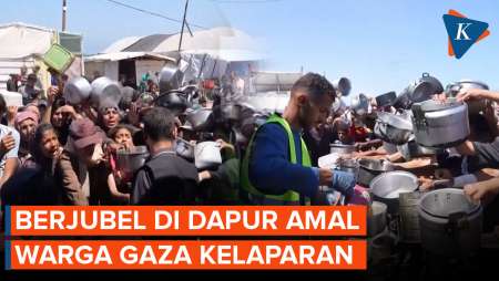 Warga Gaza yang Kelaparan Berjubel Antre di Dapur Bantuan