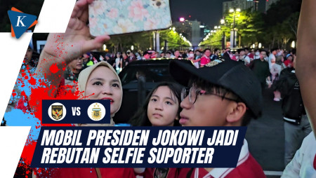 Saat Mobil RI 1 Jokowi Jadi Objek Selfie Suporter Indonesia Vs Argentina di Stadion GBK