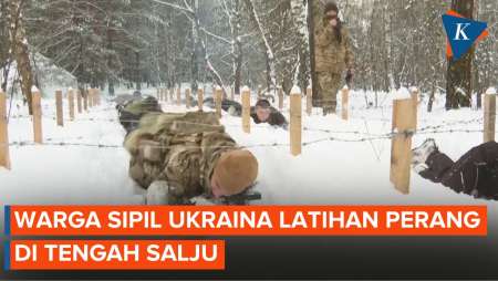 Potret Warga Sipil Ukraina Latihan Perang untuk Hadapi Serangan Rusia