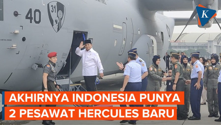 Momen Prabowo Serahkan Pesawat Super Hercules C-130J Kedua ke TNI AU