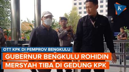 Momen Gubernur Bengkulu Rohidin Mersyah Tiba di Gedung Merah Putih Usai OTT KPK