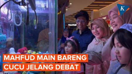 Mahfud Main ke Mall Bareng Cucu Jelang Debat Cawapres