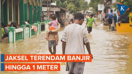 Hujan Sabtu Sore Bikin 6 RT di Jaksel Terendam Banjir Hampir 1 Meter