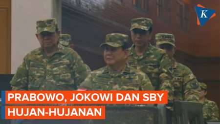 Momen Tiga Presiden Naik Maung Mengitari Lapangan Parade Senja 