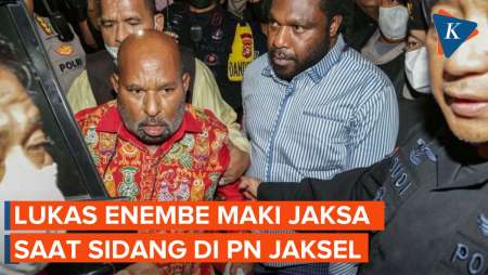 Lukas Enembe Emosi dan Maki Jaksa Saat Dicecar Kepemilikan Hotel Angkasa