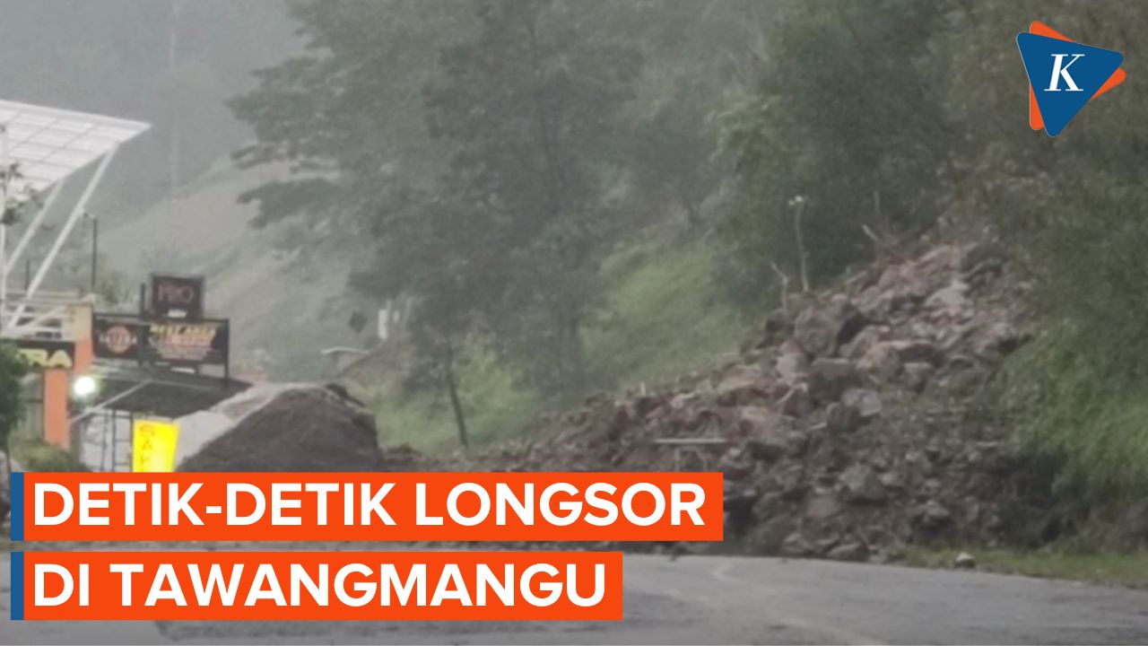 Detik-detik Jalan Tembus Tawangmangu-Sarangan Tertimbun Tanah Longsor