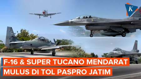 Aksi Jet Tempur F-16 & Super Tucano TNI AU Mendarat Di Jalan Tol Paspro Jatim