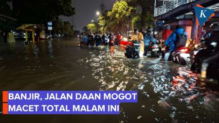 Jalan Daan Mogot Masih Banjir 60 Cm, Arus Lalu Lintas Lumpuh