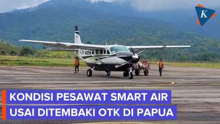 Bekas Peluru Dan Kaca Pecah Di Badan Pesawat Smart Air Yang Ditembak Di Papua