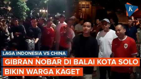 Wapres Gibran Nobar Indonesia Vs China di Balai Kota Solo, Warga Kaget