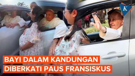 Momen Bahagia Seorang Ibu Hamil Dekati Paus Fransiskus, Dapat Berkat dan Rosario