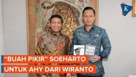 Kunjungi Wiranto, AHY Dapat Hadiah Pemikiran Pak Harto