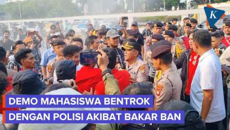 Ricuh Demo Mahasiswa Dengan Polisi Di Depan Gedung DPR