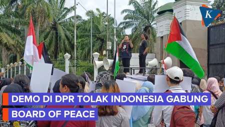 Demo Di Depan DPR, Massa Tuntut Indonesia Keluar Dari Board Of Peace