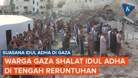 Momen Idul Adha di Gaza, Warga Palestina Shalat di Tengah Reruntuhan Bangunan