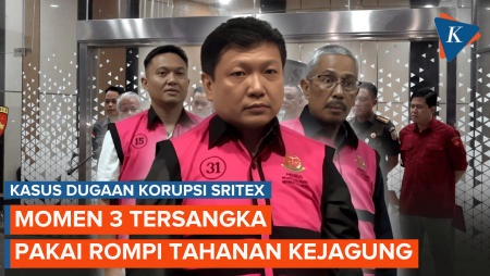 Momen Bos Sritex Beserta 2 Tersangka Lain Kenakan Rompi Tahanan Kejagung dan Diborgol