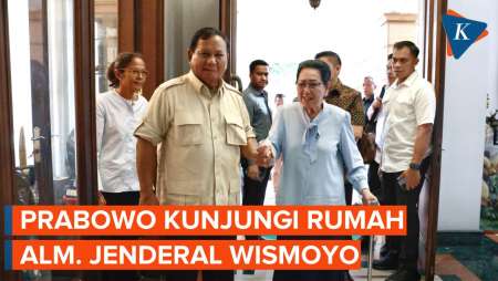 Momen Prabowo Silaturahim ke Rumah Keluarga Jenderal Wismoyo