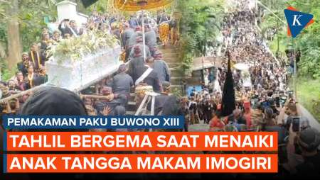 Lantunan Tahlil Iringi Pemakaman Paku Buwono XIII Di Makam Imogiri Yogyakarta
