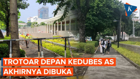 Penampakan Trotoar di Depan Kebudes AS yang Akhirnya Dibuka Setelah Ditutup 10 Tahun