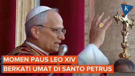 Momen Paus Leo XIV Beri Berkat ke Ribuan Umat di Lapangan Santo Petrus