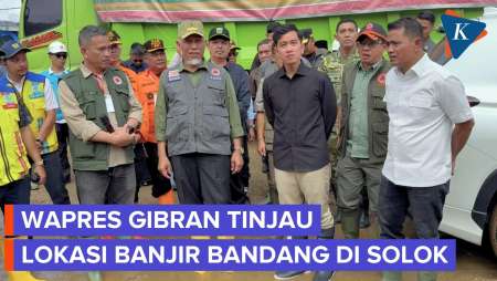 Gibran Tinjau Dampak Banjir Bandang Di Solok, Pakai Sepatu Bot Susuri Jalan Berlumpur