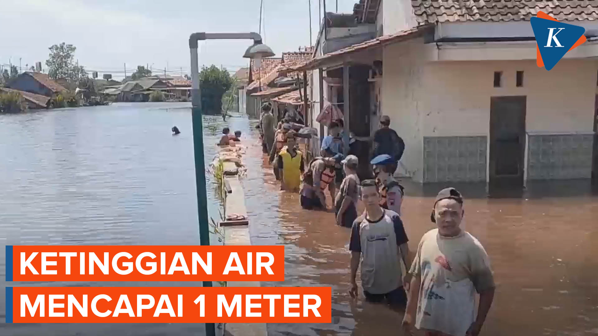 Tanggul Sungai Meduri Pekalongan Jebol, Pemukiman Warga Terendam Banjir Rob 1 Meter