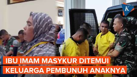 Ibu Imam Masykur Syok dan Menangis Saat Ditemui Keluarga Pembunuh Anaknya Sebelum Sidang