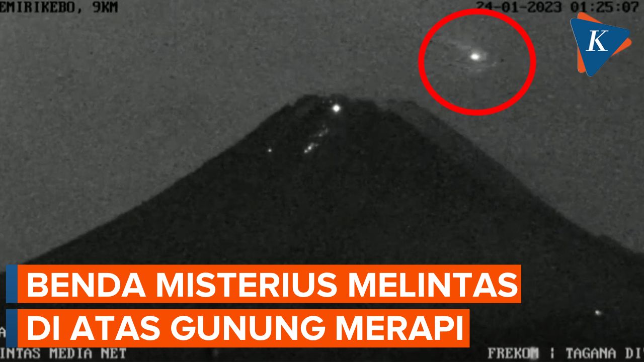 Viral Video Cahaya Putih Melintas di Gunung Merapi, Apa Itu?