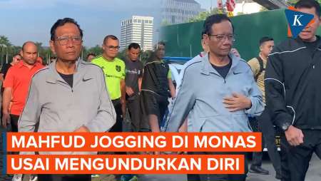 Momen Mahfud Jogging di Monas Usai Mundur dari Menko Polhukam