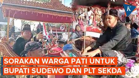 Ramai-ramai Warga Pati Soraki Bupati Sudewo dan Plt Sekda dalam Kirab