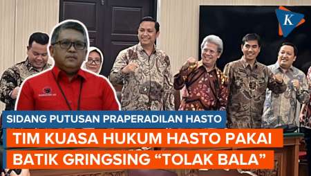 Tim Hukum Hasto Pakai Batik Gringsing Tolak Bala di Sidang Putusan Praperadilan