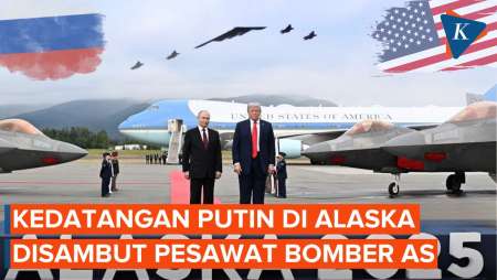 Momen Pesawat Bomber AS Sambut Kedatangan Putin, Trump Ajak Bareng Satu Mobil