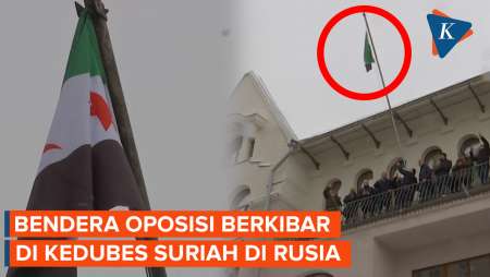 Rayakan Jatuhnya Rezim Assad, Bendera Oposisi Suriah Berkibar di Rusia