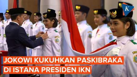 Perdana! Presiden Jokowi Kukuhkan Paskibraka  di IKN