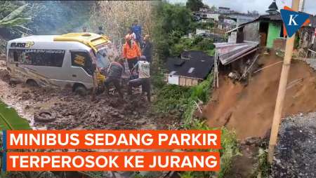 Minibus Terseret Longsor hingga Terjun ke Jurang di Wonosobo