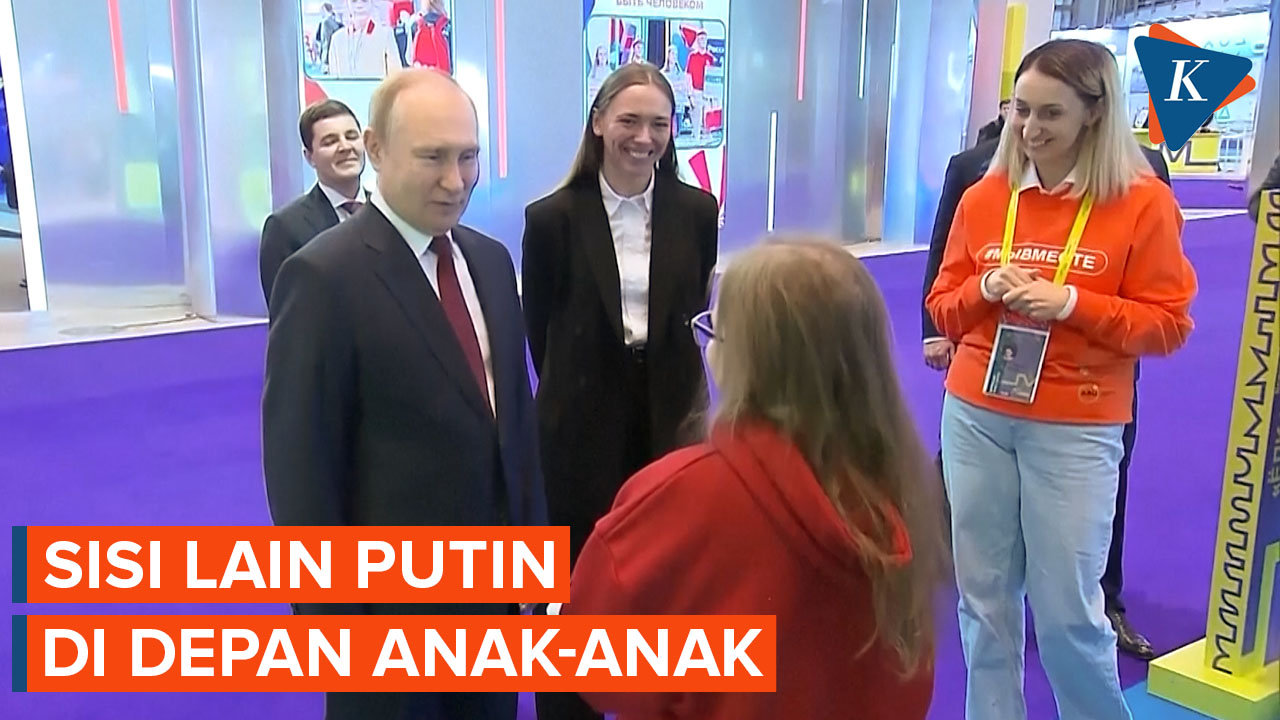 Melihat Sisi Lain Putin di Depan Anak-Anak