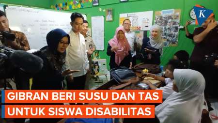 Wapres Gibran Beri Susu dan Tas ke Murid SLB Negeri 5 Jakarta