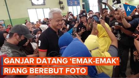 Momen “Emak-emak” Buruh Rokok Rebutan Foto Bareng Ganjar