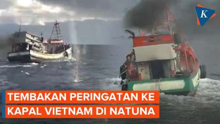 Detik-detik 2 Kapal Vietnam Ditangkap di Natuna