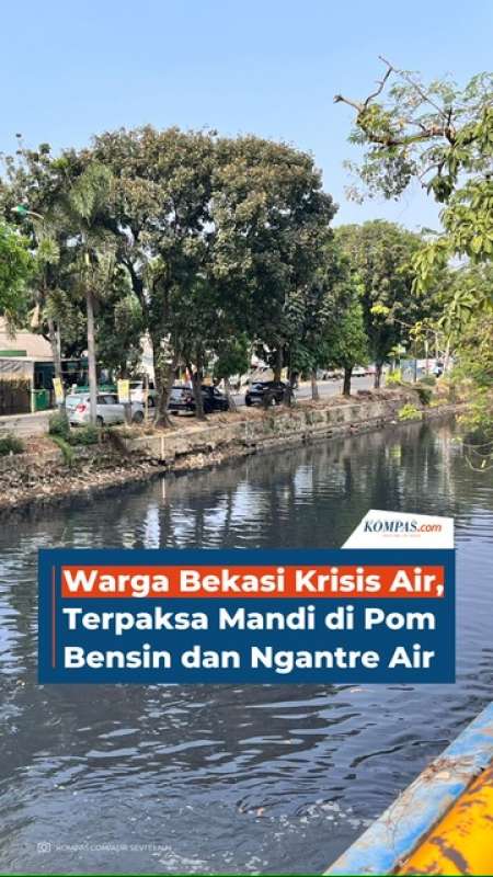 Warga Bekasi Krisis Air, Terpaksa Mandi di Pom Bensin dan Ngantre Air